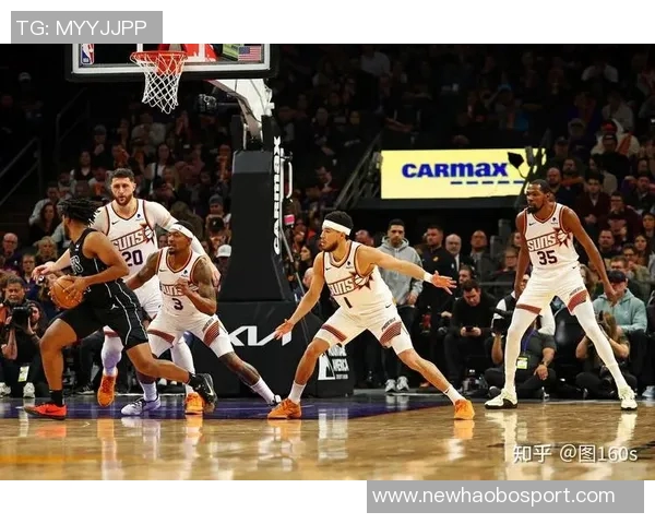 布克主导太阳新篇章KD从收敛到放开重塑球队风格