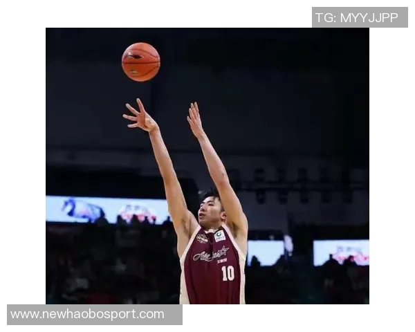 里斯压哨三分绝杀全场杨瀚森高举庆祝展现强大团队精神